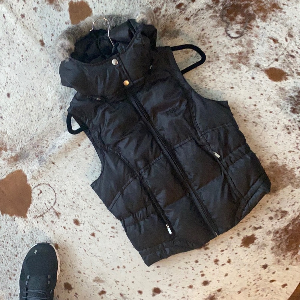 NWOT! Bebe Sport winter vest with removable fur hood